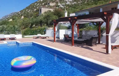 Bazen u objektu Nice Home In Zvecanjegata ili u blizini