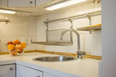 Kuhinja ili čajna kuhinja u objektu Sutivan seaside apartment