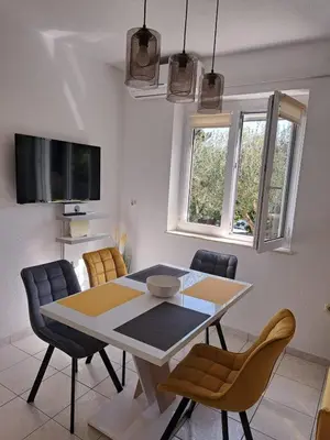 TV i/ili zabavni centar u objektu La Petite Maison