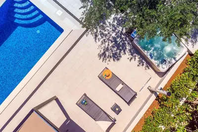 Bazen u objektu Villa Topaz ili u blizini