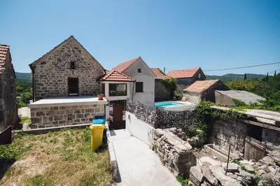 Zgrada u kojoj se nalazi vila