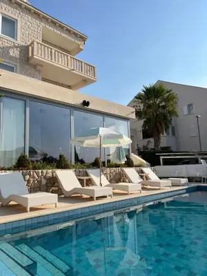Bazen u objektu Villa Dalmatina - Adults Only Apart-Hotel ili u blizini