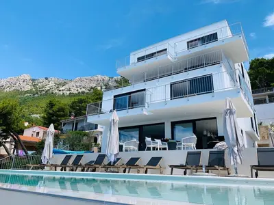 Pogled na planine ili pogled na planine iz vila