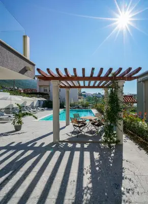 Bazen u objektu Villa Azalea apartments A2 ili u blizini