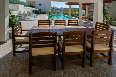 Bazen u objektu Villa Azalea apartments A2 ili u blizini