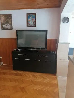 TV i/ili zabavni centar u objektu Apartments Perkušić