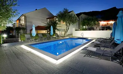 Bazen u objektu Apartments Šemper - HEATED POOL ili u blizini