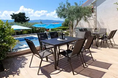 Bazen u objektu Apartments Šemper - HEATED POOL ili u blizini