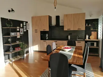 Kuhinja ili čajna kuhinja u objektu Apartment near the sea-self check-in