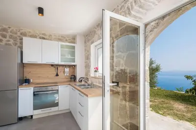 Kuhinja ili čajna kuhinja u objektu XXL Villa Vista - Heated Pool