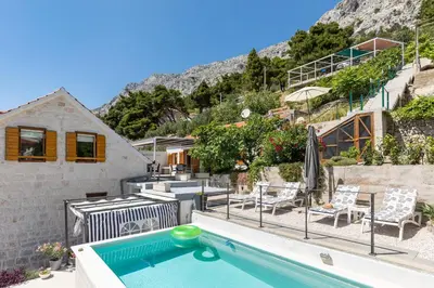 Bazen u objektu Waterview Apartments - Koru Apartment and pool ili u blizini