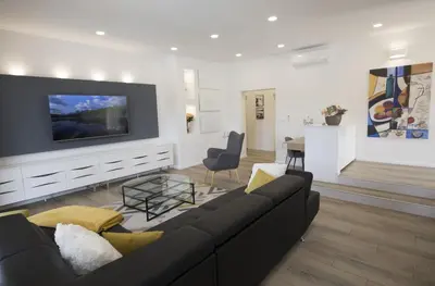TV i/ili zabavni centar u objektu Holiday Home EB with Heated Pool