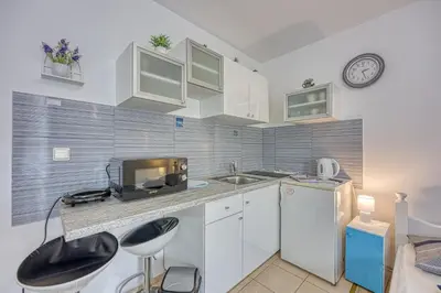 Kuhinja ili čajna kuhinja u objektu Studio Apartmani Ivanda