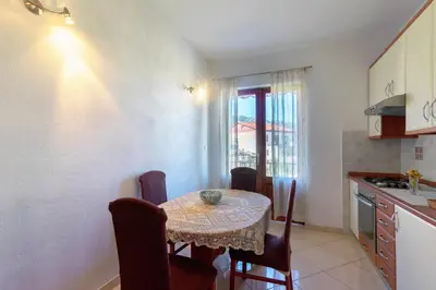 Kuhinja ili čajna kuhinja u objektu Apartments and rooms with parking space Jelsa - Hvar - 4028