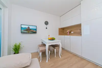 Kuhinja ili čajna kuhinja u objektu Apartman Sunset