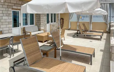 Tlocrt objekta Amazing Apartment In Dugi Rat With House Sea View