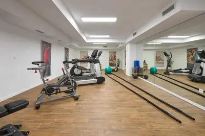 Fitness centar i/ili fitness sadržaji u objektu Luxury villa Natali with pool, terrace and sea view