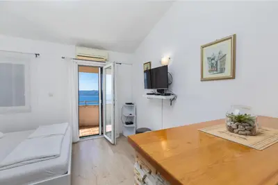 TV i/ili zabavni centar u objektu Family friendly house with a swimming pool Lokva Rogoznica, Omis - 4328
