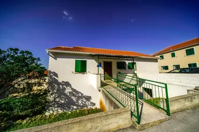 Zgrada u kojoj se nalazi apartman