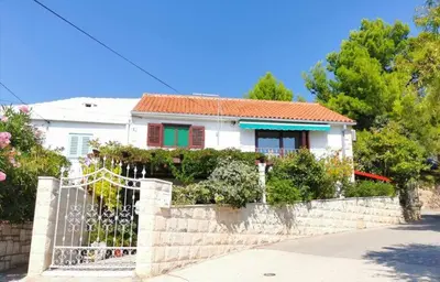 Zgrada u kojoj se nalazi apartman