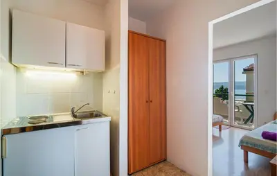 Kuhinja ili čajna kuhinja u objektu Stunning Apartment In Stanici With Wifi