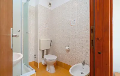 Kupaonica u objektu Stunning Apartment In Stanici With Wifi
