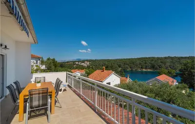 Balkon ili terasa u objektu Awesome Apartment In Vrboska With Wifi
