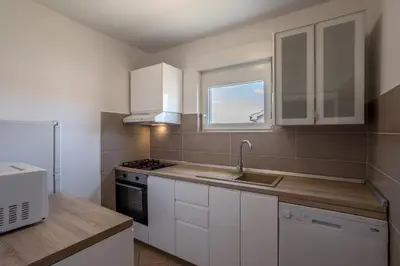 Tlocrt objekta Compelx with detached house and spacious apartment