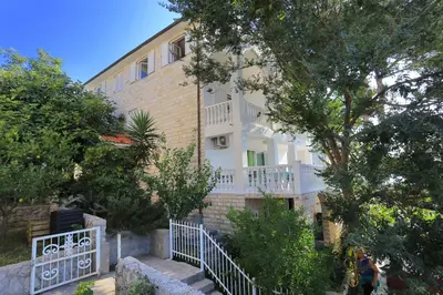 Tlocrt objekta Apartments by the sea Mali Rat, Omis - 18485