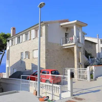 Apartments by the sea Mali Rat