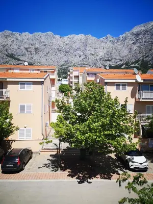Pogled na planine ili pogled na planine iz apartmana