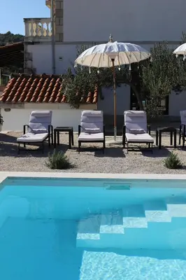 Bazen u objektu Casa Katrida ili u blizini