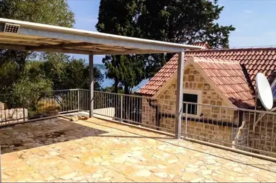 Zgrada u kojoj se nalazi vila