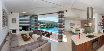 Bazen u objektu Stunning Brac Villa 5 Bedrooms Villa Infinite Stunning Sea Views ili u blizini