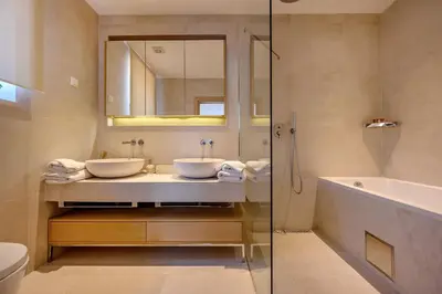 Kupaonica u objektu Luxurious Waterfront Villa 4 Bedrooms Villa Selca Waterfront Private Jetty