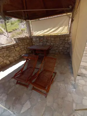 Popločani dio dvorišta ili vanjski dio objekta Robinson Medvidina Small room