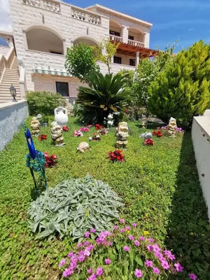 Vrt u objektu Apartments Fani