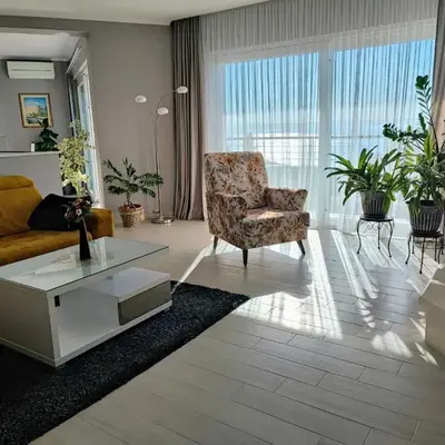 Luxury Apartment Pape