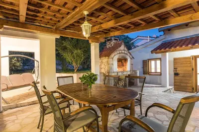 Popločani dio dvorišta ili vanjski dio objekta Villa Zoro 3-bedroom villa with private pool and amazing panorama