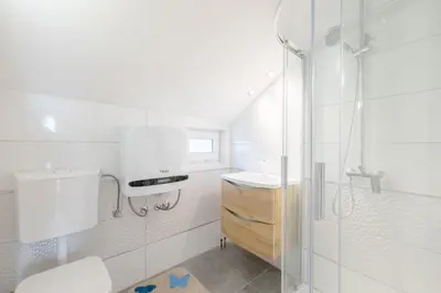 Kupaonica u objektu Apartmani Krilo