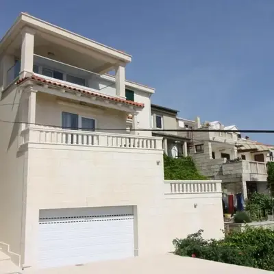 Apartments by the sea Sumartin