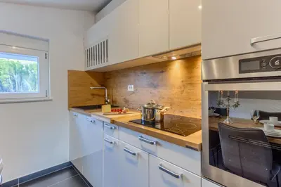 Kuhinja ili čajna kuhinja u objektu New, modern apartment with HOT TUB
