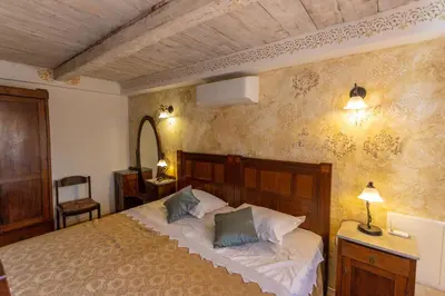 Krevet ili kreveti u jedinici u objektu Charming stone house with private pool & jacuzzi - Holiday Home Vera