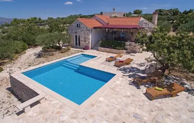 Bazen u objektu Holiday home Glavica ili u blizini