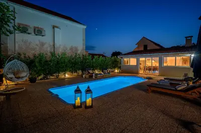 Bazen u objektu Villa Bellezza ili u blizini