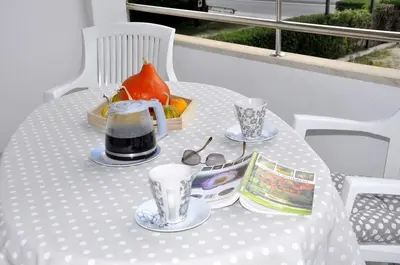 Pića u objektu Apartment in Duce with sea view, terrace, air conditioning, WiFi 4969-1