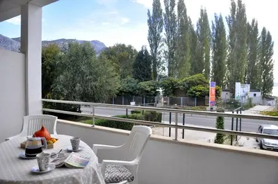 Pogled na planine ili pogled na planine iz apartmana