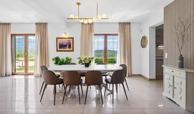 Tlocrt objekta Villa Calma with heated pool,jacuzzi, Finnish sauna and 4 bedrooms