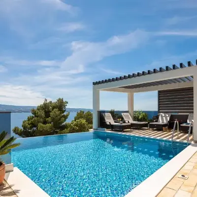 Luxury Seafront Villa with Heated Pool