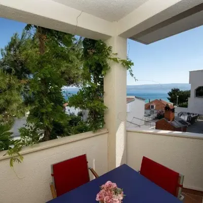 Studio apartment in Duce with sea view